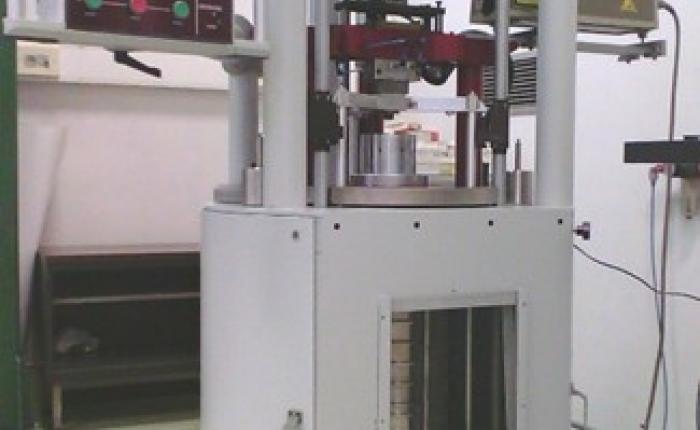 durometro_campione_inrim_a_pesi_diretti_per_le_scale_vickers_rockwell_e_brinell